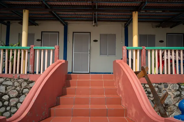 Pintu bilik & tangga di D’Nelayan Beach Resort, Pengkalan Balak